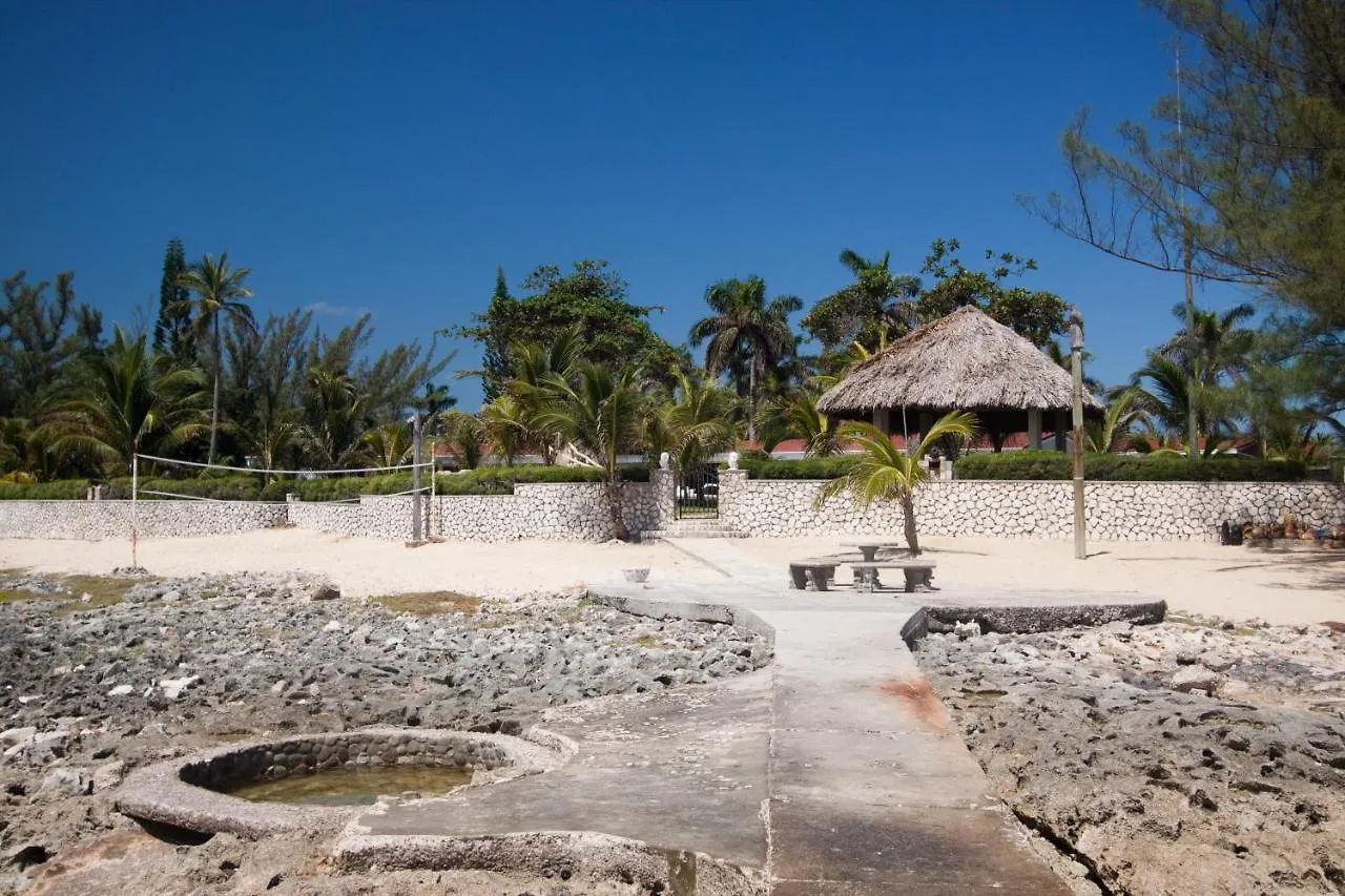 Seven Seas Four Bedroom Villa Saint Ann ジャマイカ